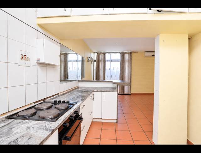 3 BEDROOM APARTMENT FOR SALE IN ESSENWOOD